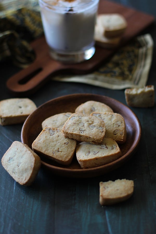 Maple Pecan Gluten Free Shortbread Cookies | grain- free, dairy-free. sugar-free #paleo @roastedroot
