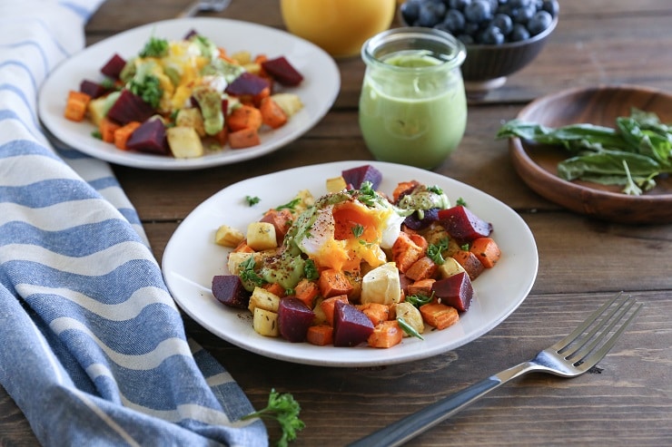 Paleo Eggs Benedict with Avocado Hollandaise Sauce - a clean and healthy brunch recipe