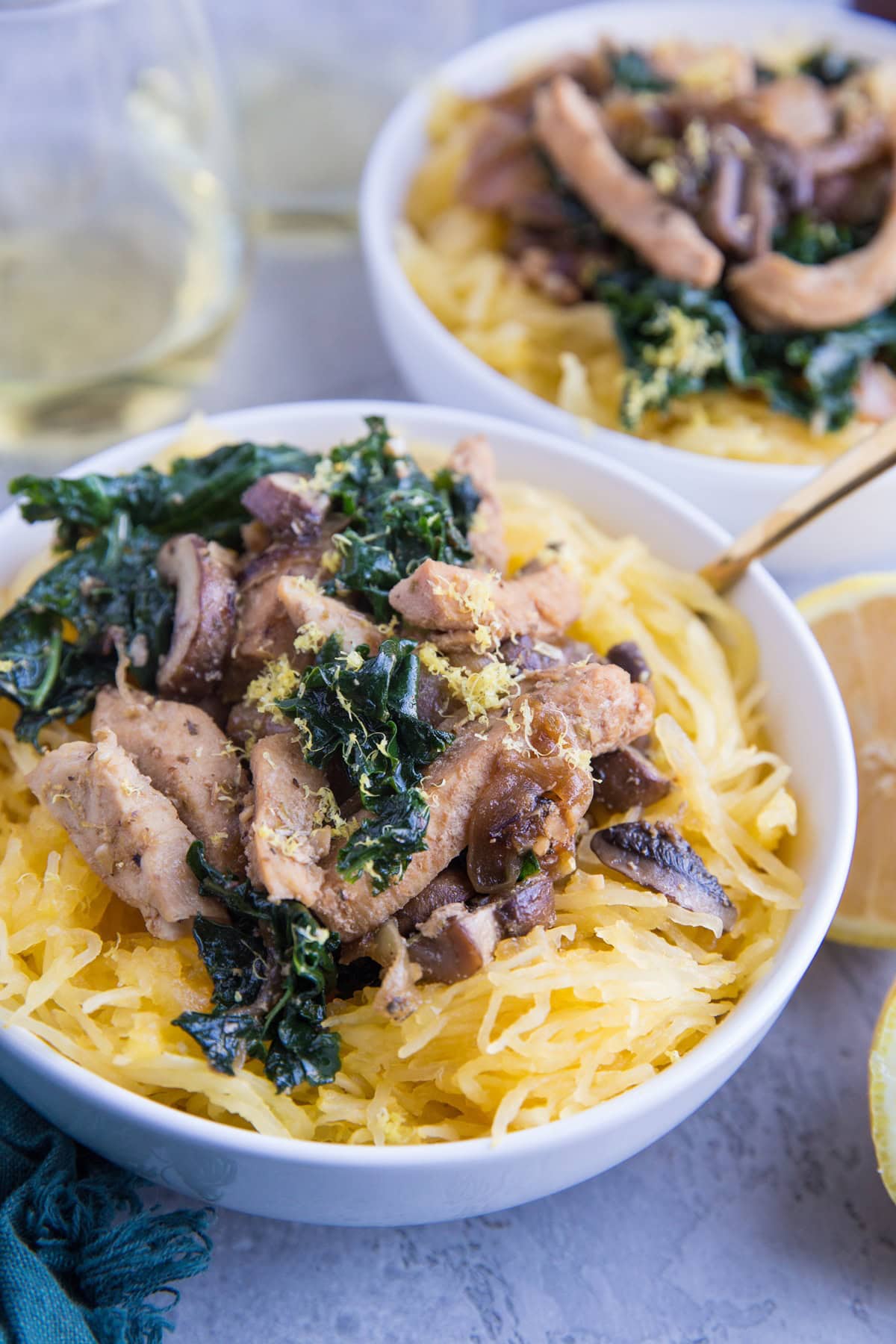 Chicken Garlic Spaghetti Squash with Kale and Mushrooms - an easy healthy dinner recipe that is paleo, low-carb and whole30